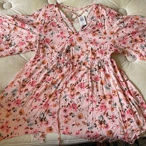 Butterfly sleeves and flattering waist